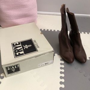 Frye Missy Short Brown Cuff Boots Wedge 9.5